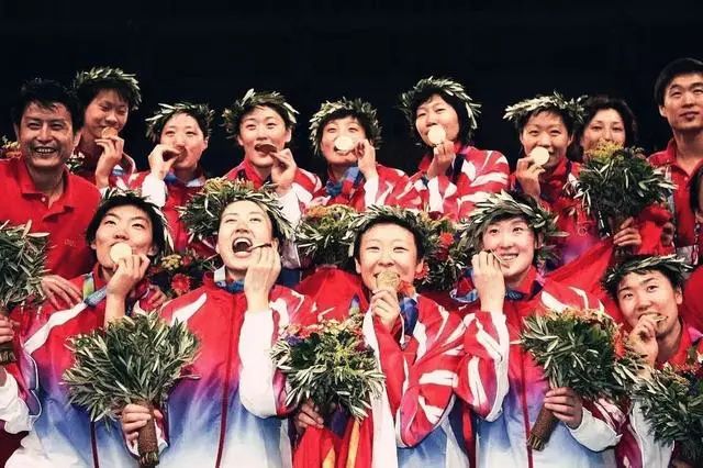 游泳女子冠军评价视频_如何评价游泳冠军女子_游泳女子冠军评价语